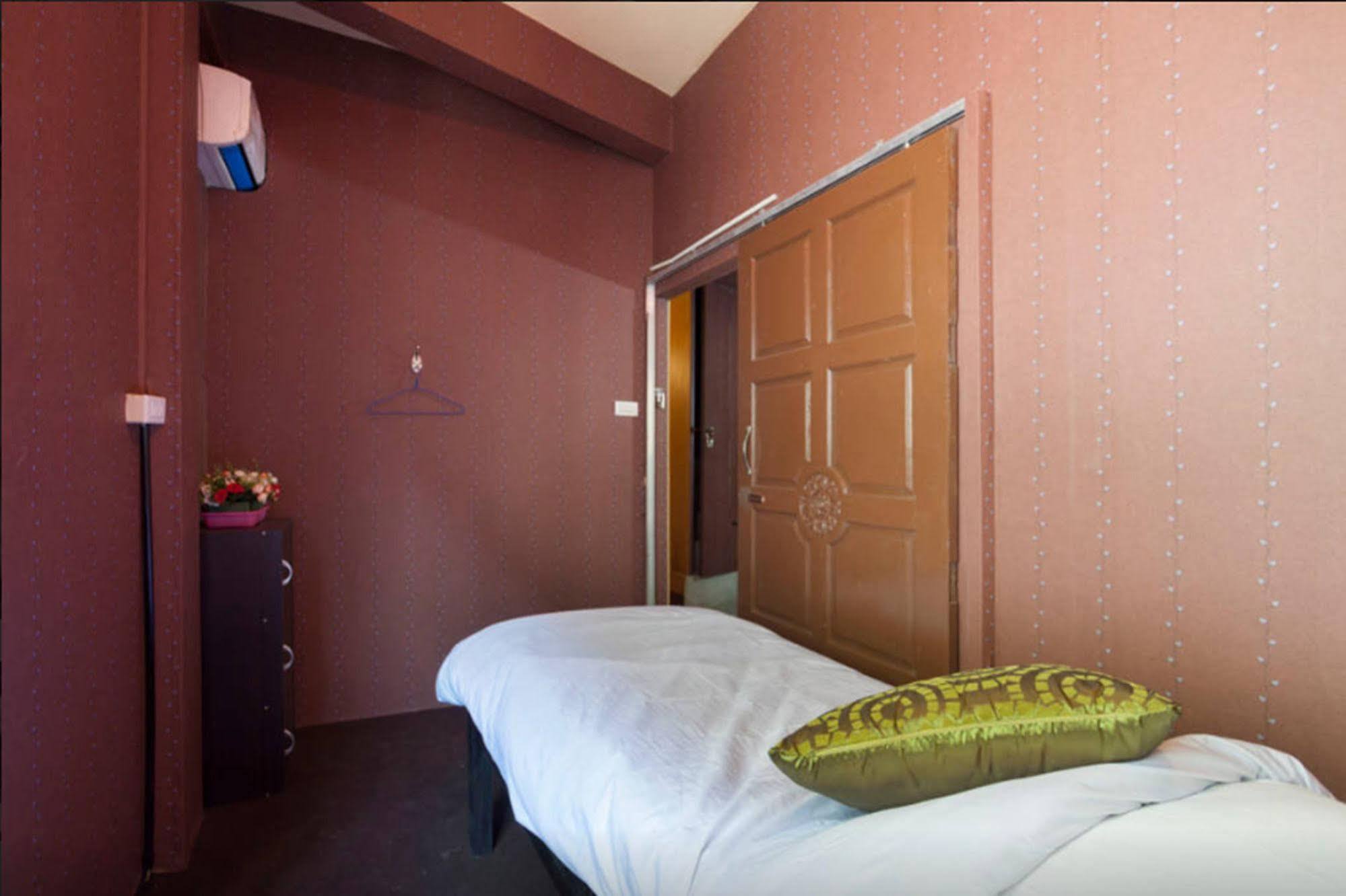 Ma Peak Hotel Чиангмай Экстерьер фото